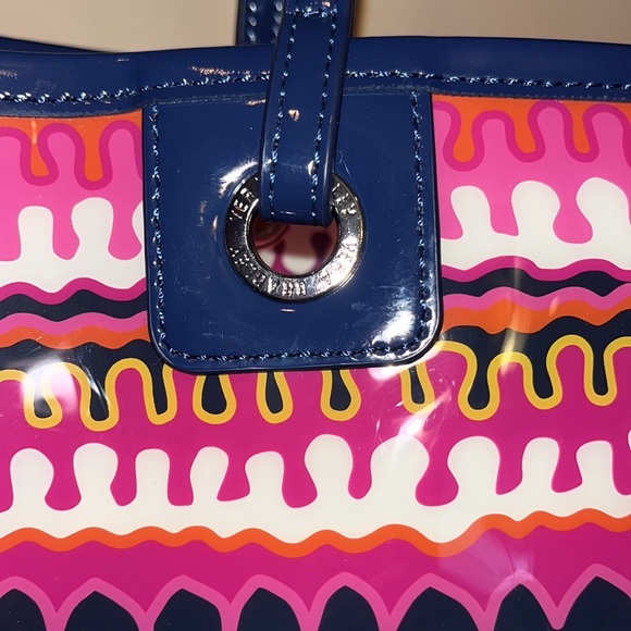 Vera Bradley large see through-ish tote 14x19 in very nice condition - Picture 5 of 9